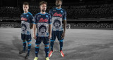 Camiseta del Napoli para recordar a Maradona. Twitter: Napoli