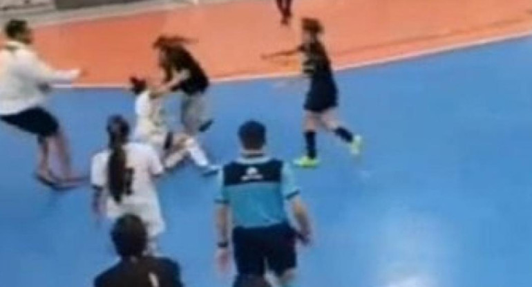 Agresión a una jugadora de Boca en un partido de Futsal