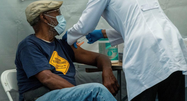 Vacunación contra el coronavirus en Nueva York. Reuters.