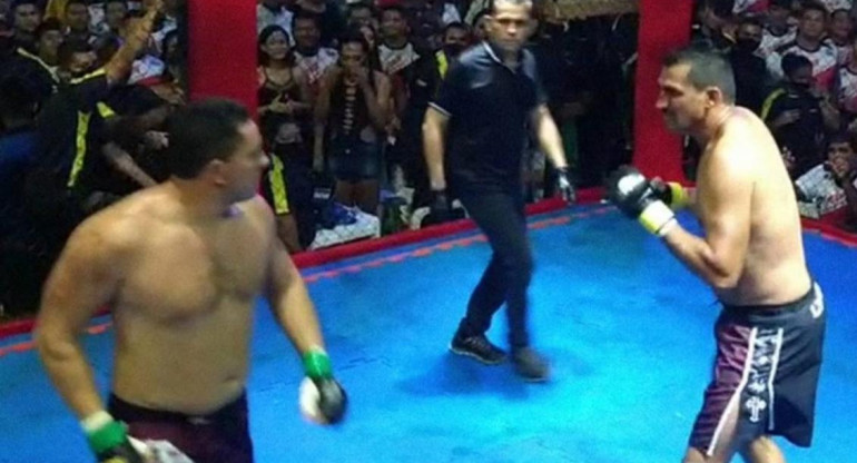 Dos politicos brasileños resolvieron sus diferencias en un ring 