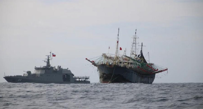 Buque pesquero chino, REUTERS