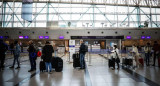 Filas en el aeropuerto de Ezeiza. Foto: EFE