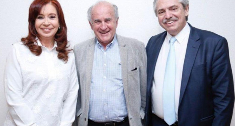 Oscar Parrilli junto a Cristina Kirchner y Alberto Fernández