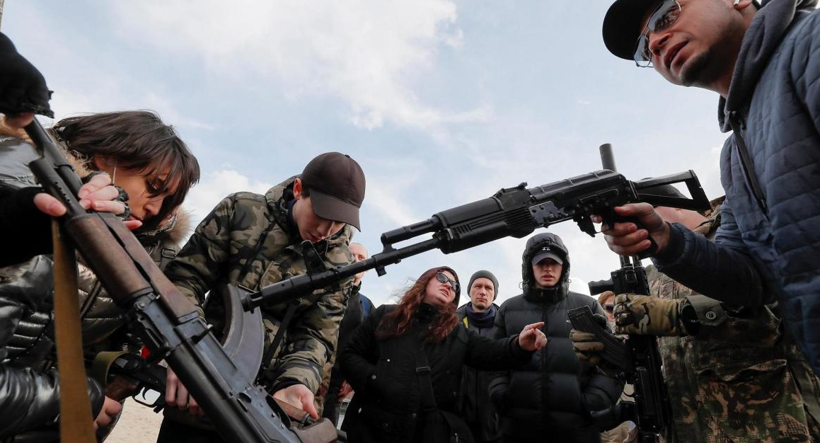 Ejercicios militares para civiles en Kiev, Ucrania. EFE