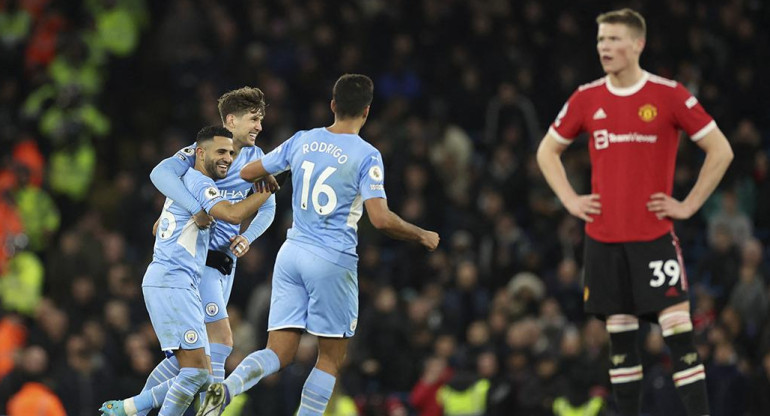Festejo de gol del Manchester City ante Manchester United, fútbol inglés, Reuters