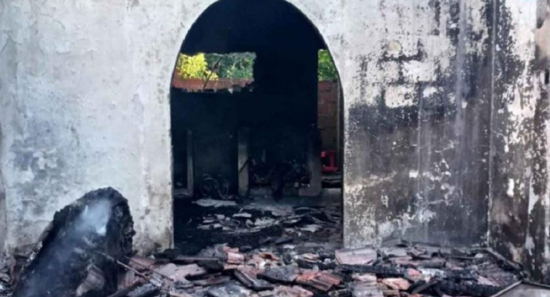 Mar del Plata: un hombre fue amenazado por su vecino y cuando lo detuvieron le quemó la casa