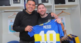 Juan Roman Riquelme y Lionel Messi con la camiseta de Boca