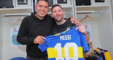 Juan Roman Riquelme y Lionel Messi con la camiseta de Boca