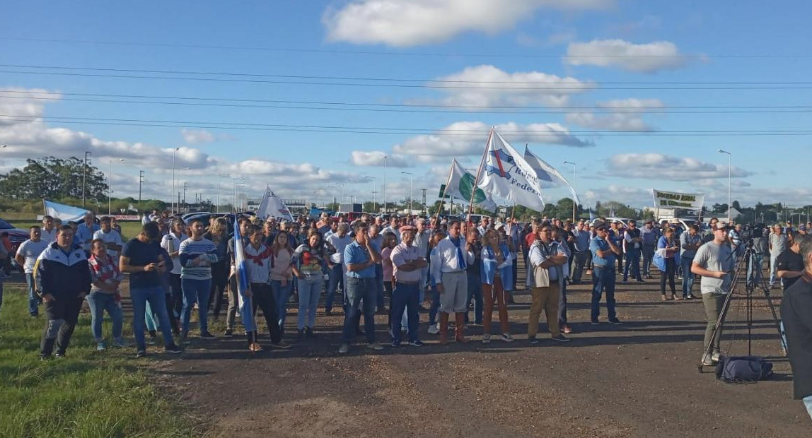 Reunión de productores, crisis con el campo