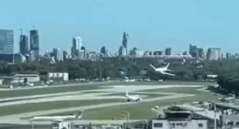 Maniobra de avión presidencial, captura video