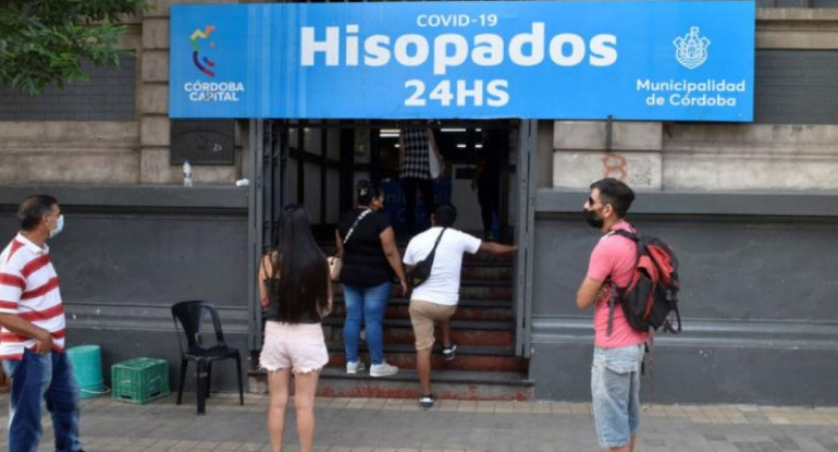 Centros de vacunación de hisopados en Córdoba, foto NA