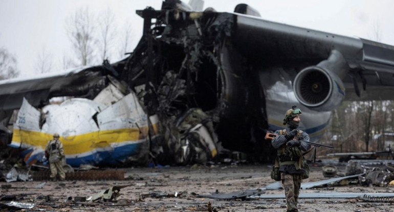 Conflicto Rusia-Ucrania, ataque ruso a aeropuerto, Reuters