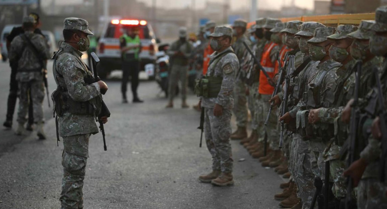 Crisis en Perú: nuevos incidentes en Lima durante las protestas contra el toque de queda, EFE