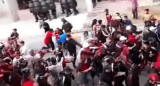 Incidentes en las inmediaciones de la cancha de Colón, captura video