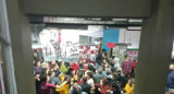 Batalla campal en la Facultad de Filosofía y Letras, foto Twitter