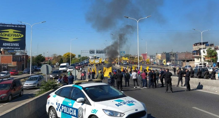 Caos de tránsito en Puente La Noria, corte, manifestantes, piquete, NA