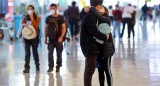 Pareja en el aeropuerto, foto Reuters