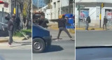 Pedía plata con muletas en un semáforo, pero se peleó con un hombre y salió corriendo, NA