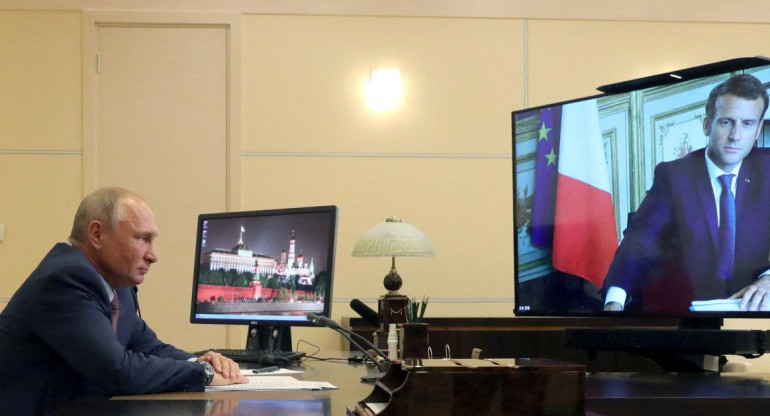 Vladimir Putin y Emmanuel Macron. Foto: Reuters.