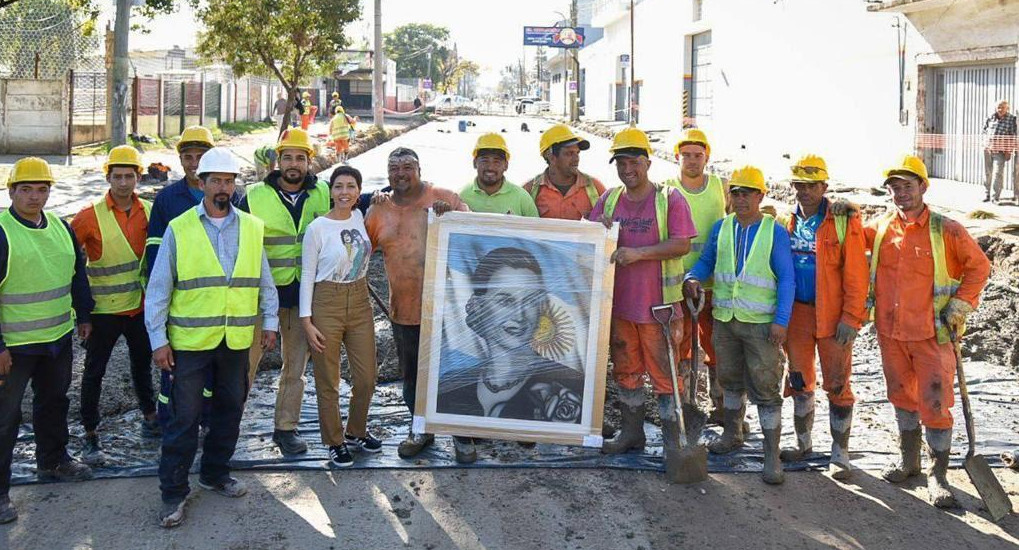 Mayra Mendoza recorrió obras en Quilmes. Foto: Prensa.