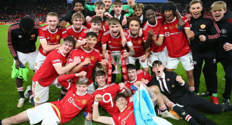 Festejo de Alejandro Garnacho en la final de la FA Youth con el Manchester United.