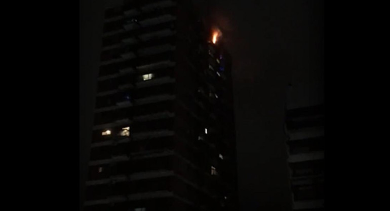 Incendio en barrio de Belgrano, Foto captura video