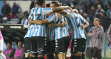 Jugadores festejan el primer gol de Racing convertido por Tomás Chancalay ante Huracán. Foto NA.