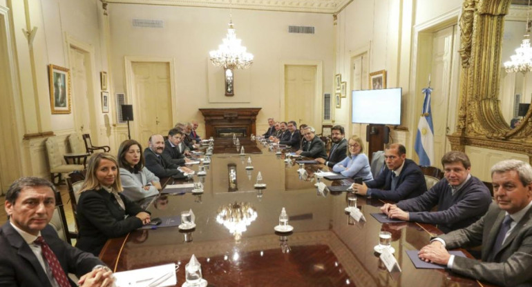 Alberto Fernández reunido con los gobernadores para darle impulso a la iniciativa. Foto: Presidencia.