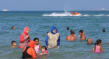 Francia prohibió el uso de burkini en piscinas públicas, EFE