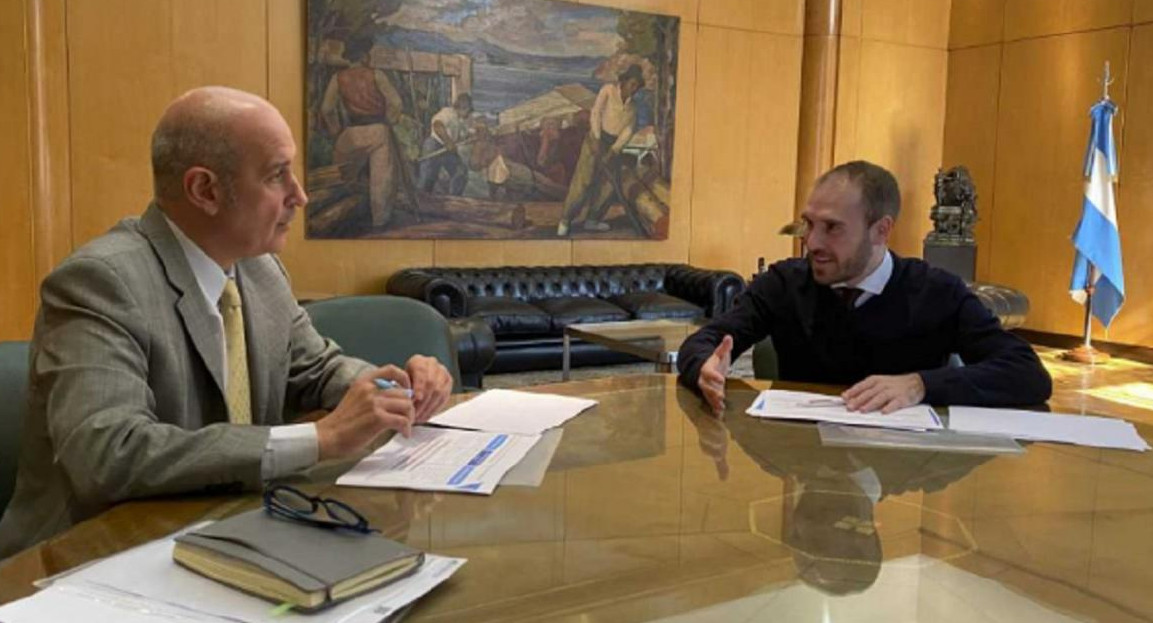 El secretario de Hacienda, Raúl Rigo, también renunció. Foto: NA.