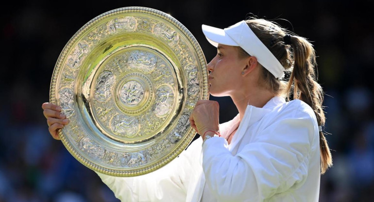 Yelena Rybakina, campeona de Wimbledon 2022. Foto: EFE.