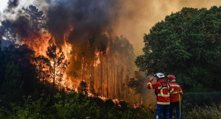 Imparables incendios forestales en Portugal, EFE