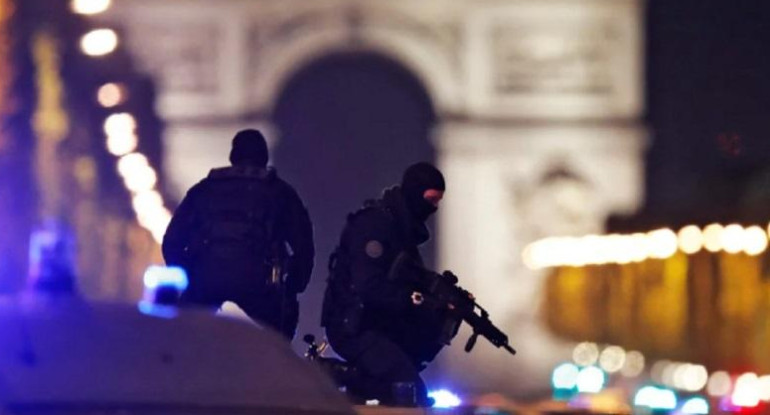Ataque en París, disparos, NA