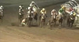 Caída de jockey en La Plata. Foto: captura de video.