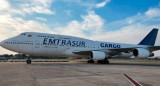 El avión continúa retenido en el aeropuerto de Ezeiza. Foto: NA.