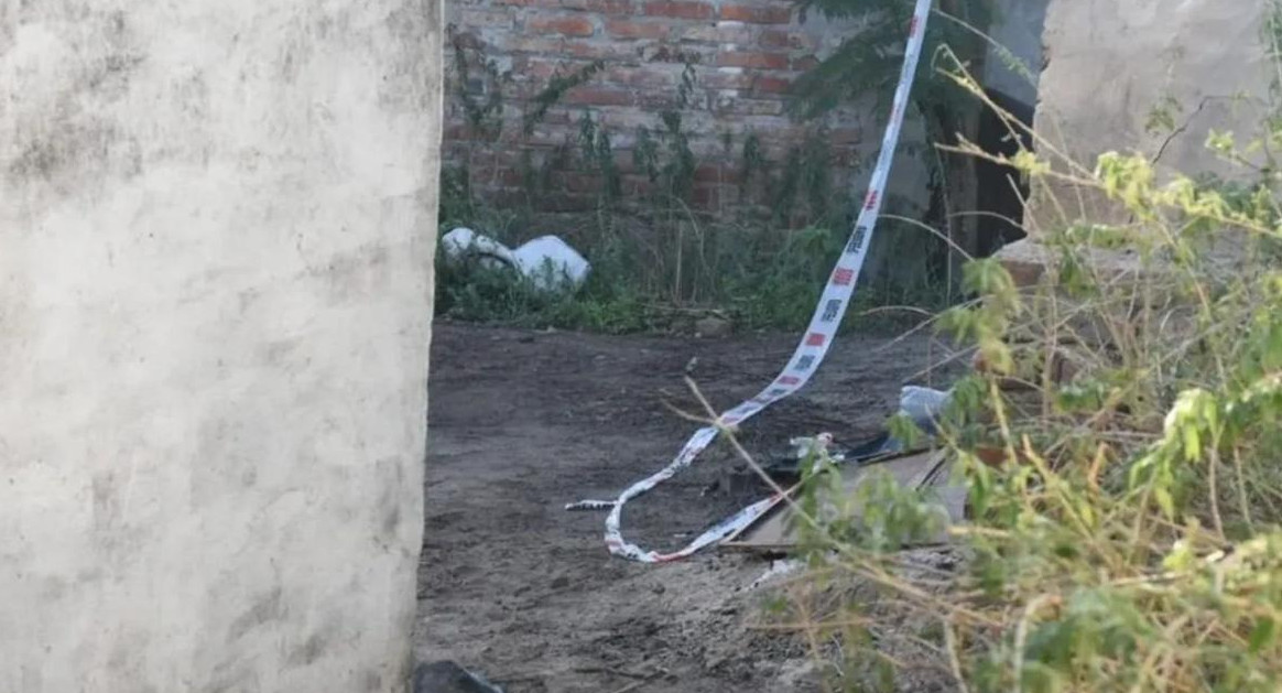 Un hombre enterró el cadáver de su vecino en el patio de su casa. Foto: El Litoral.