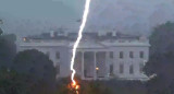 Rayo impactando en la Casa Blanca. Foto: captura video.