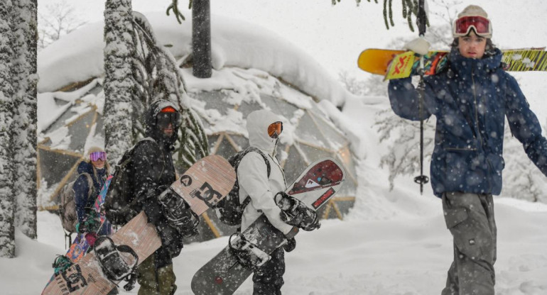 Aventura extrema en la nieve en plena cordillera. Foto: Prensa.