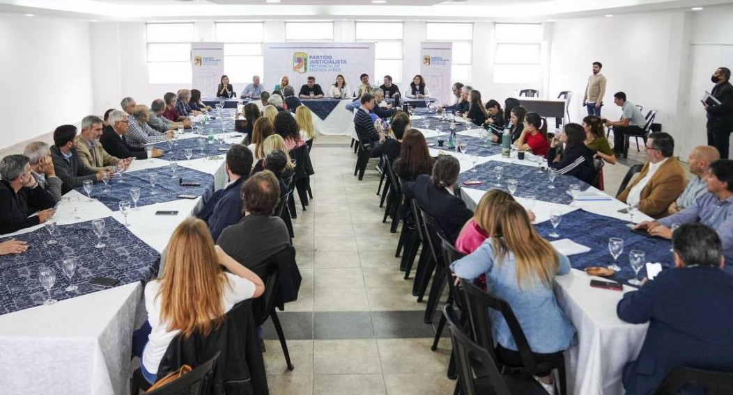 Máximo Kirchner encabezó un congreso del PJ. Foto: prensa FdT.