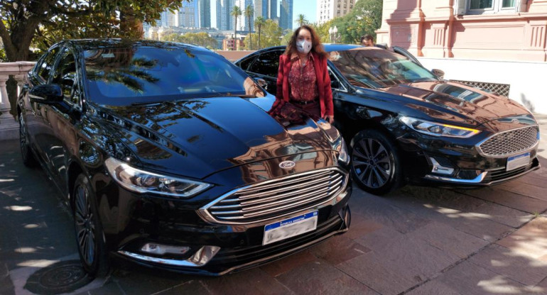 El Ford Mondeo negro que le cedió Alberto Fernández a Cristina Kirchner. Foto: Argentina.gob.ar.