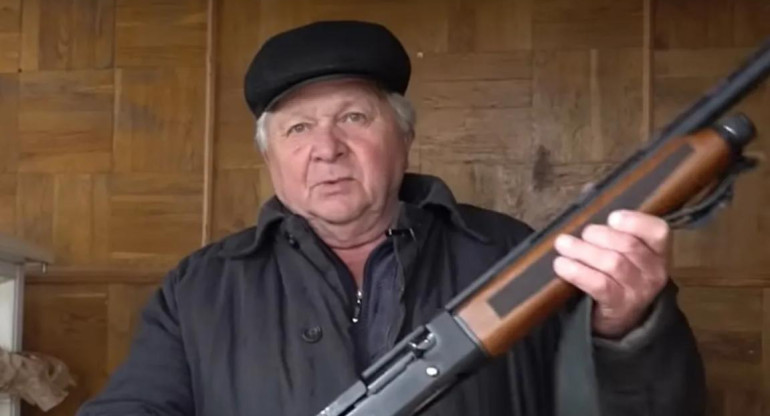 Jubilado ucraniano. Foto: captura de video.