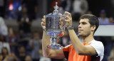 Carlos Alcaraz con el título del US Open 2022. Foto: EFE.