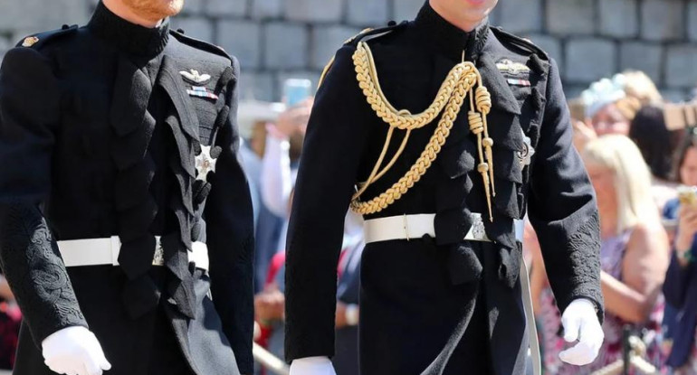 Príncipe Harry vestido de uniforme. Foto: REUTERS