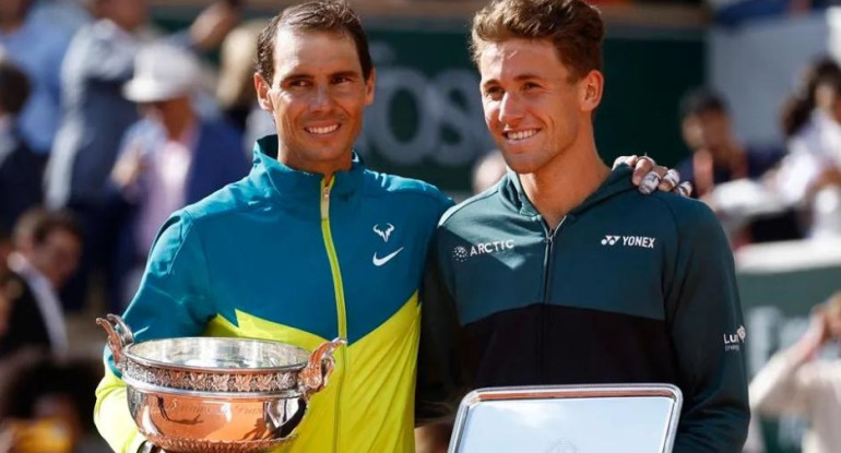Rafael Nadal y Casper Ruud. Foto: REUTERS.