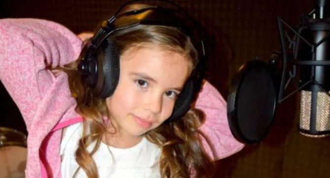 Janna, la nena de 7 años que le cantó una canción a Messi. Foto: 