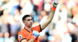 Emiliano Martínez vs. Brentford. Foto: Reuters