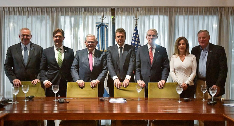 Sergio Massa con senadores de Estados Unidos. @SergioMassa.