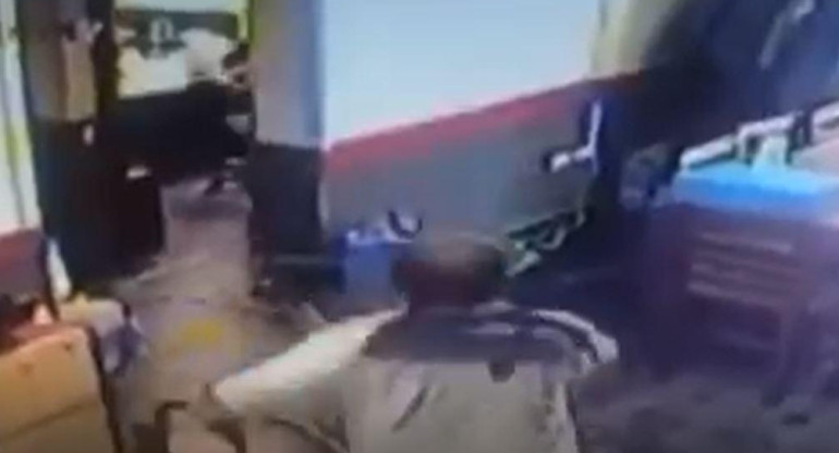 El ataque a la docente baleada en San Luis. Foto: captura de video.