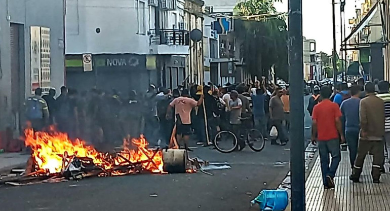 El enfrentamiento entre gremialistas de la UOCRA. Foto: Nexofin.