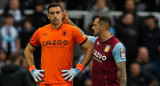 "Dibu" Martínez durante el partido que el Aston Villa disputó ante el Newcastle. Foto: EFE